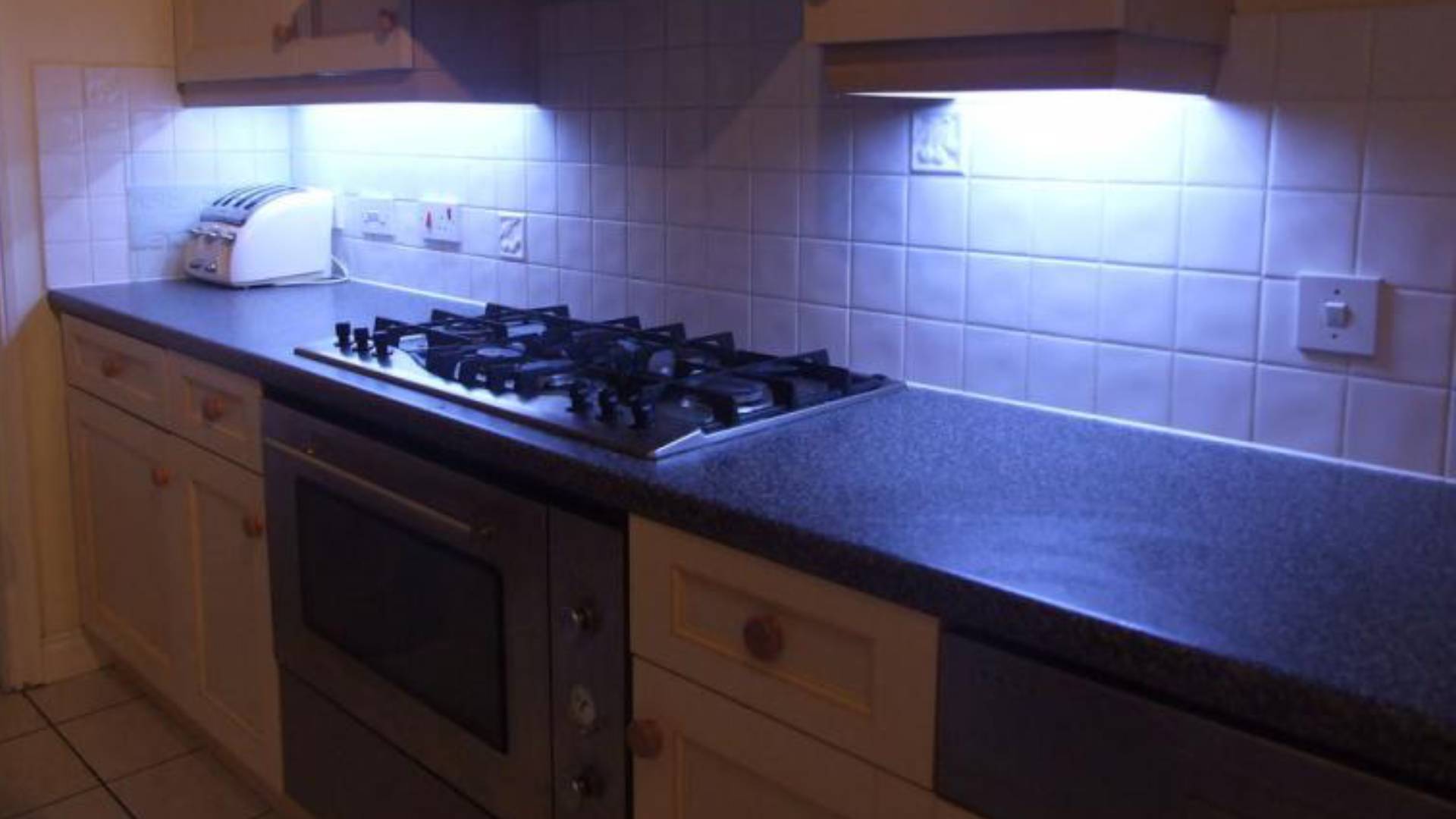 Led Cabinet Lighting Solution